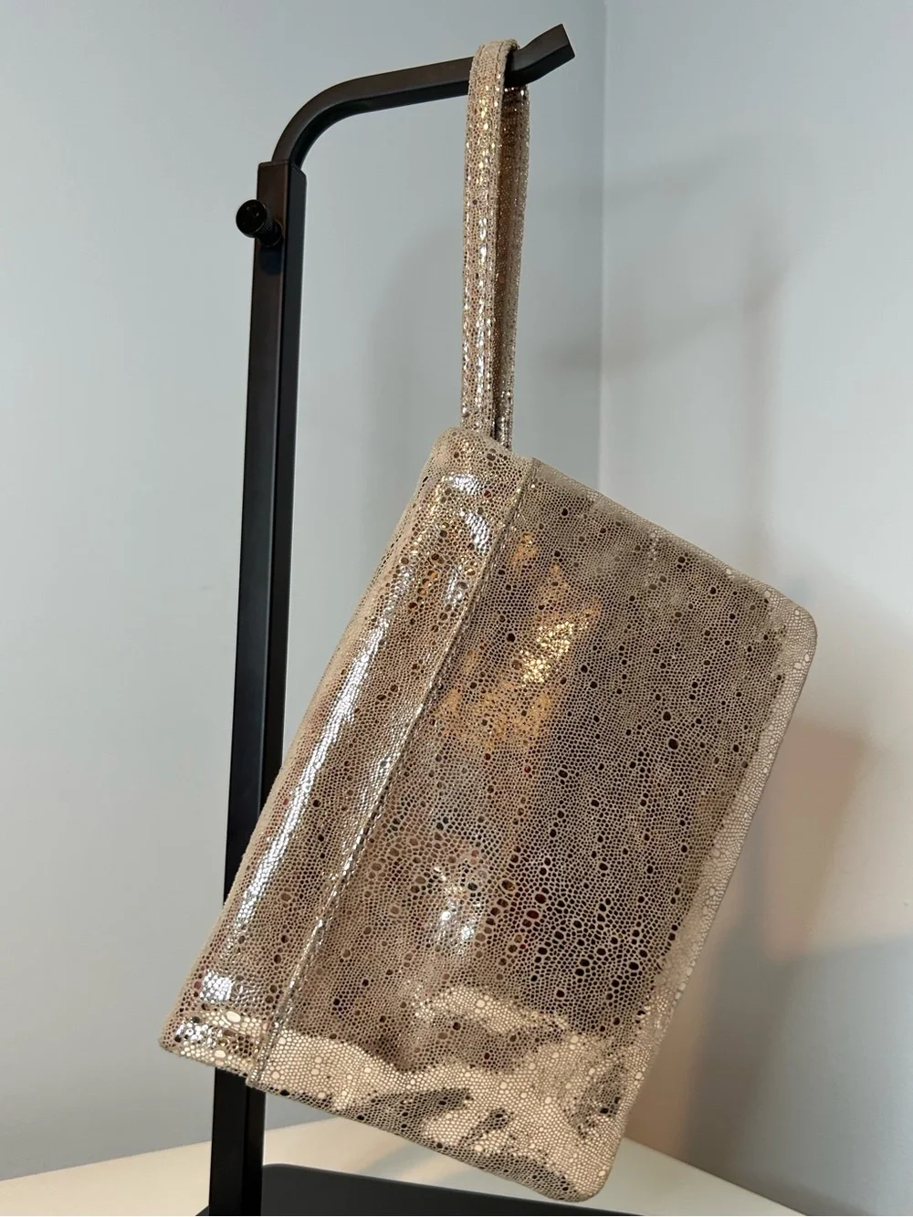 Hobo Daria Metallic Convertible Wristlet Crossbody Bag Clutch Champagne Shimmer